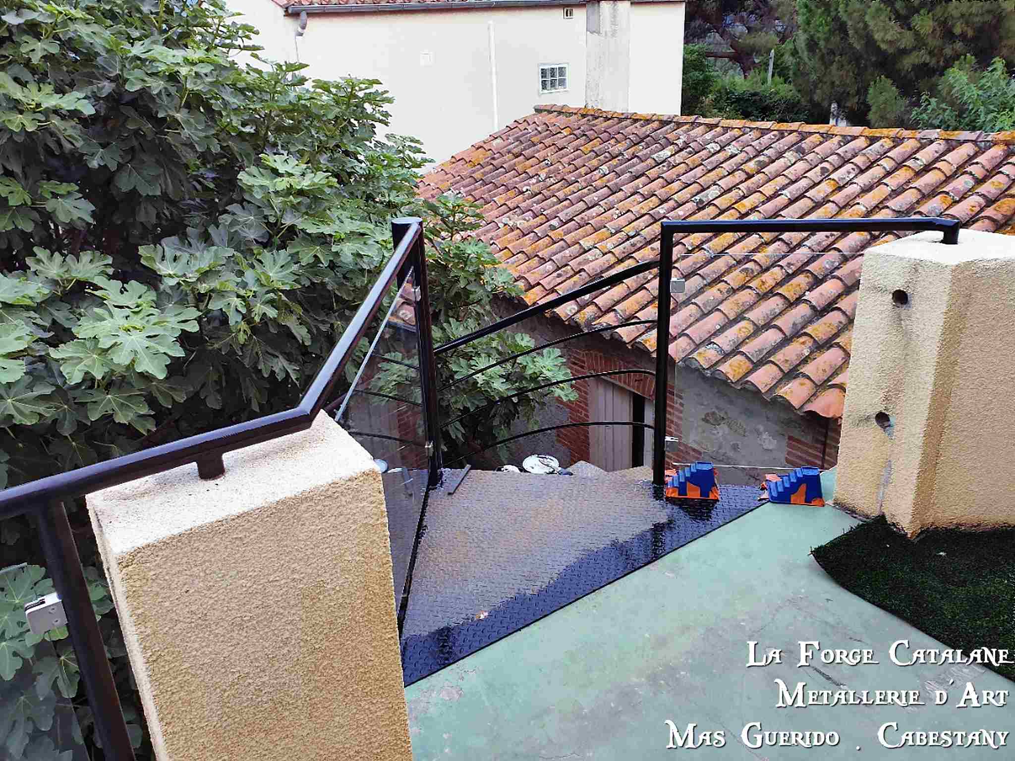 garde corps avec verre feuillete forge catalane.jpg